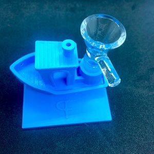 3D printed tugboat with holder